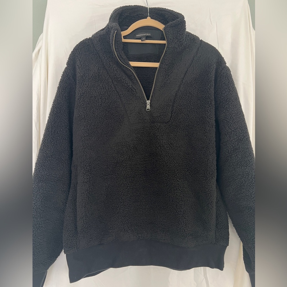 Banana republic fuzzy black sweatshirt